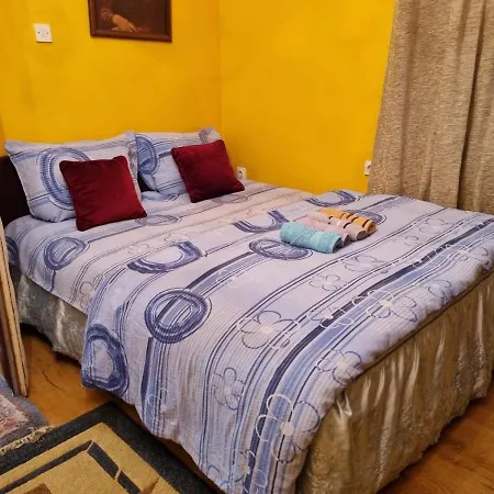 Old Town Apartment *